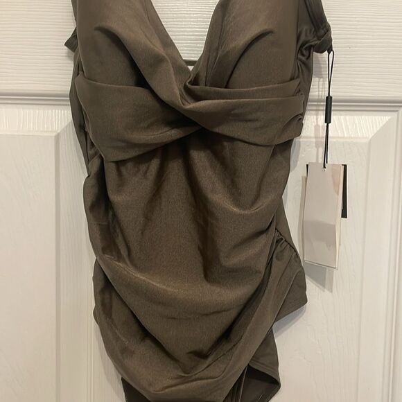 Calvin Klein Platinum One Piece Compression Swimsuit, NWT - Picture 2 of 10